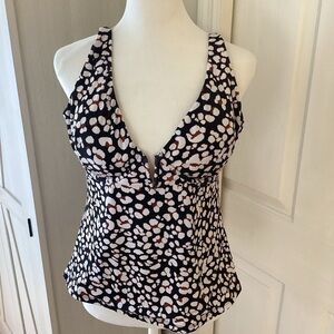 Jessica Simpson Black and White Patterned Tankini Top
